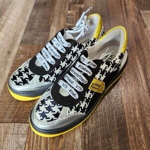 Vaddia Sneakers #thebrandofthecat